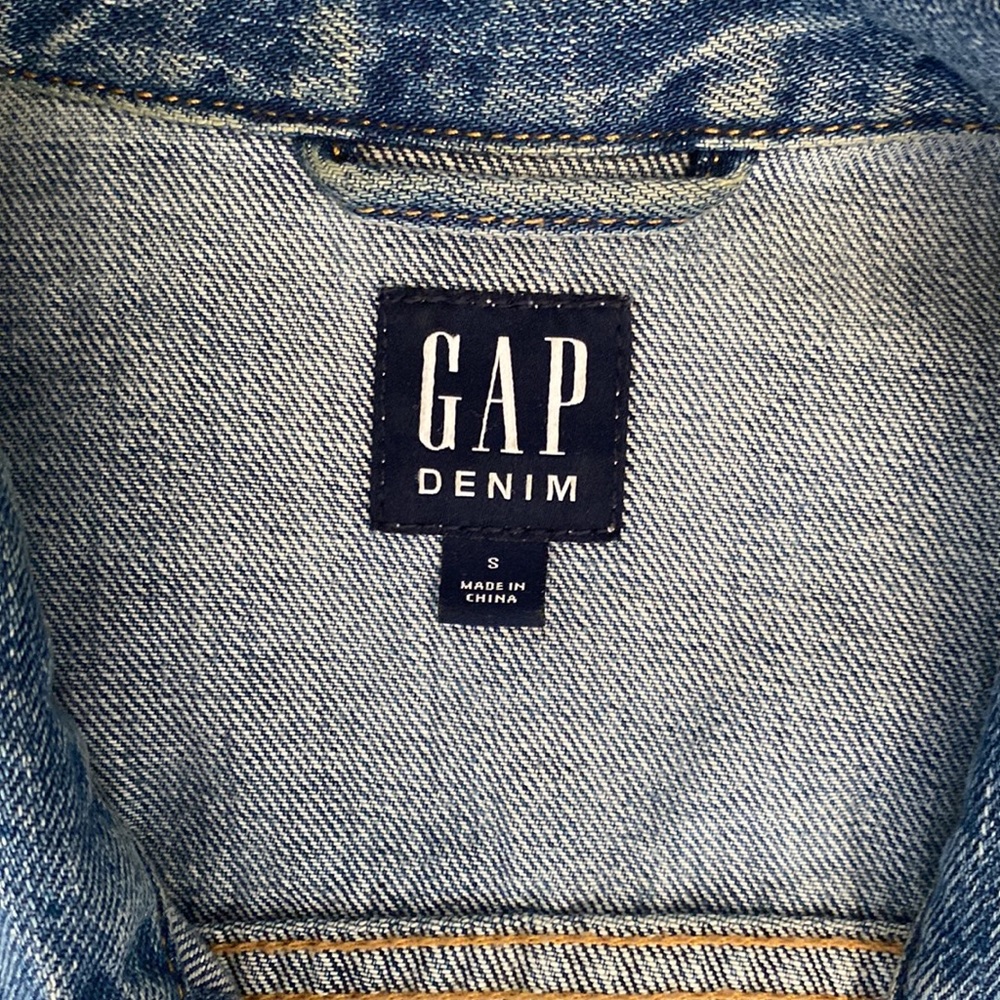 Gap Denim Jacket - Excellent Condition - image 2